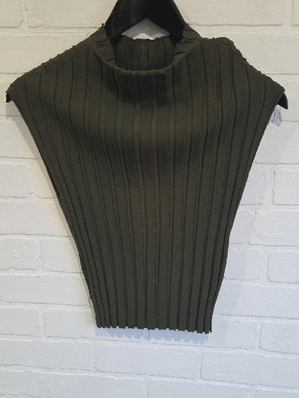 Simons Olive Ribbed Knit Top - Picture 3 of 5